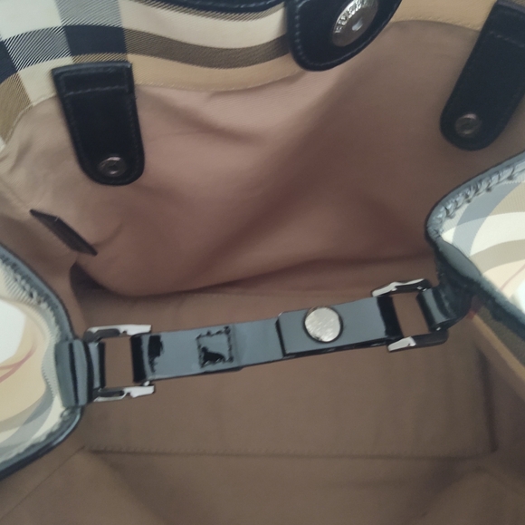 Burberry Canterbury Black Patent Bag - Picture 12 of 14